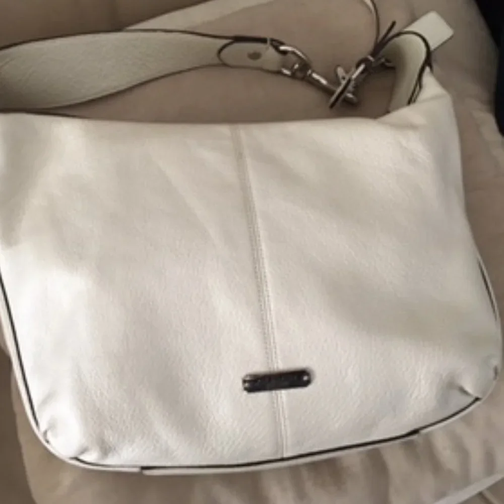 AVERY LEATHER SMALL HOBO (COACH F23960) SILVER/PEARL/IVORY